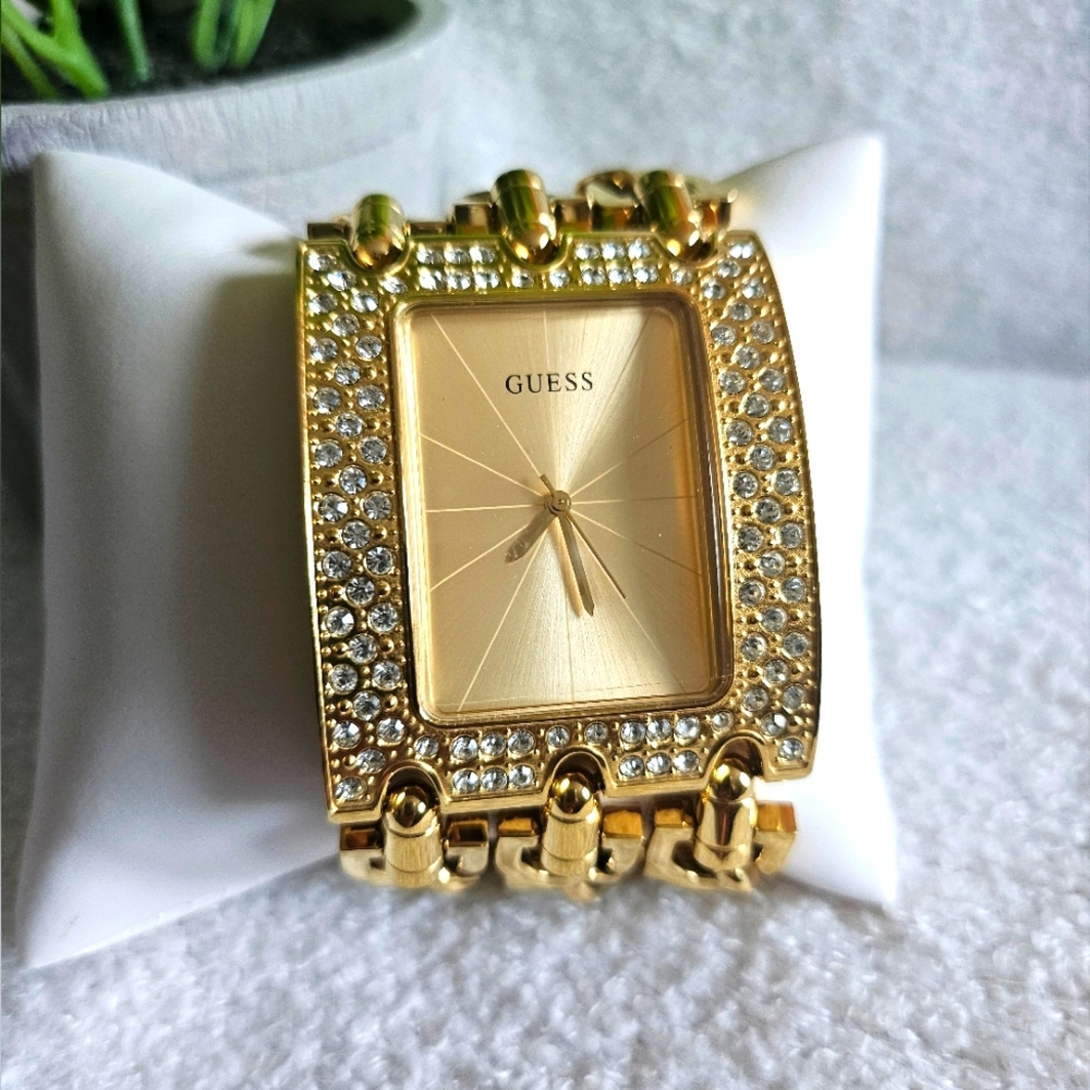 GUESS ~ Women's Gold-Tone Analog Watch ~ NWOT